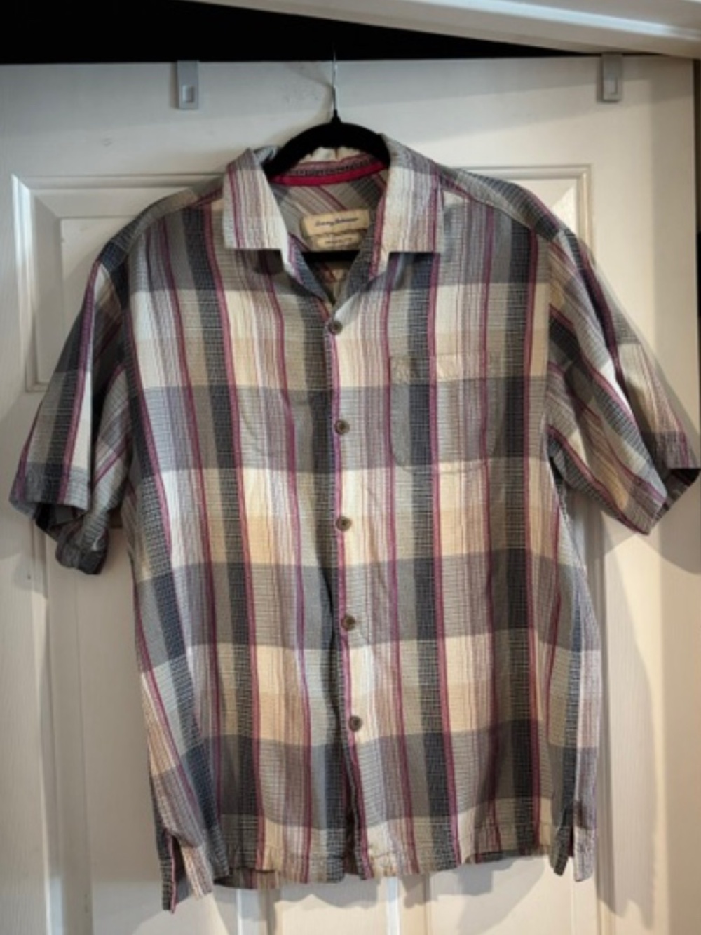 Tommy Bahama 100% silk shirt SZ L